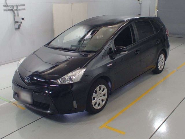 30076 Toyota Prius alpha ZVW41W 2019 г. (CAA Chubu)